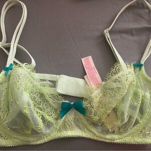 Victoria's Secret Lime and Teal Lace Bra